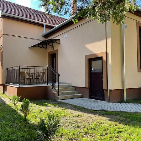 Kovacs Apartmanhaz 키슈쿤헐러시 객실 사진