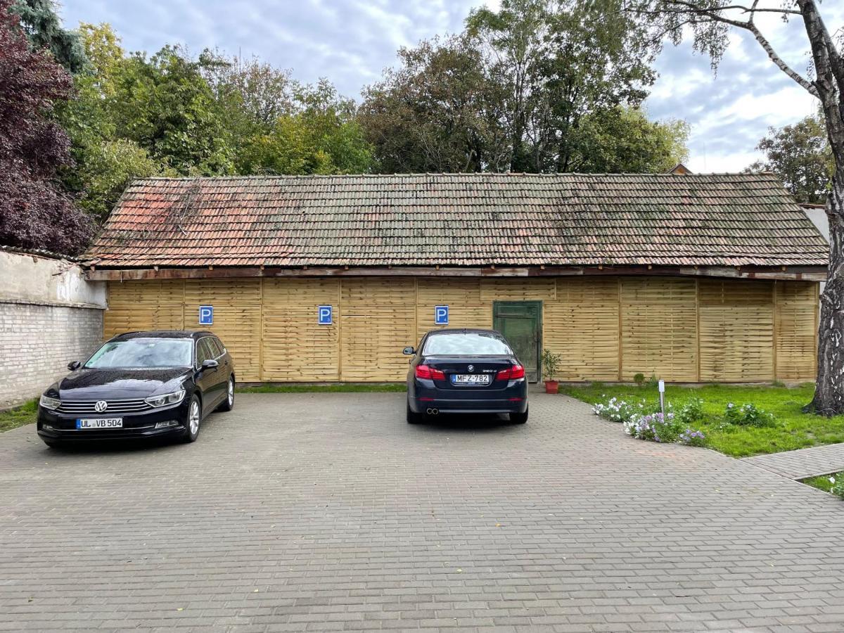 Kovacs Apartmanhaz 키슈쿤헐러시 외부 사진