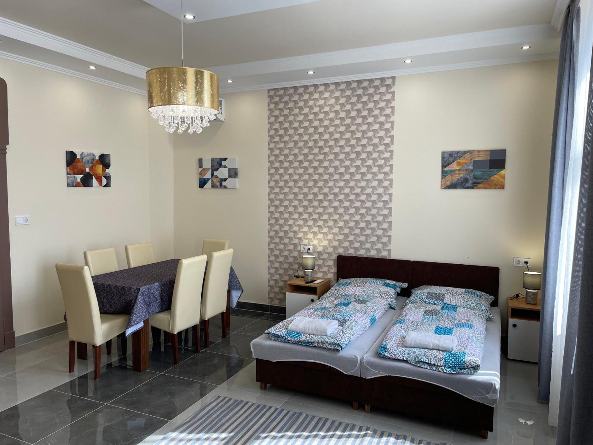 Kovacs Apartmanhaz 키슈쿤헐러시 객실 사진