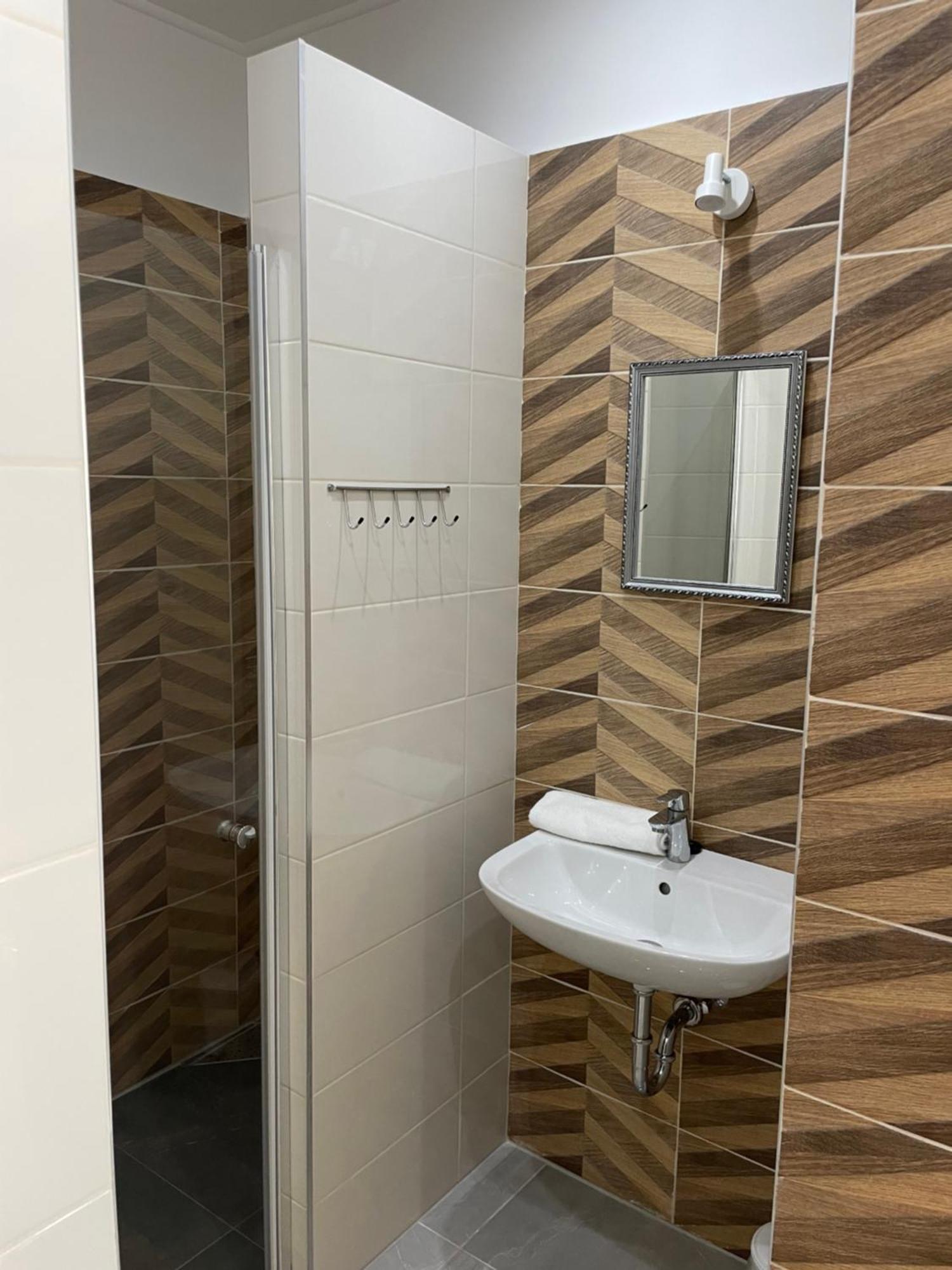Kovacs Apartmanhaz 키슈쿤헐러시 객실 사진
