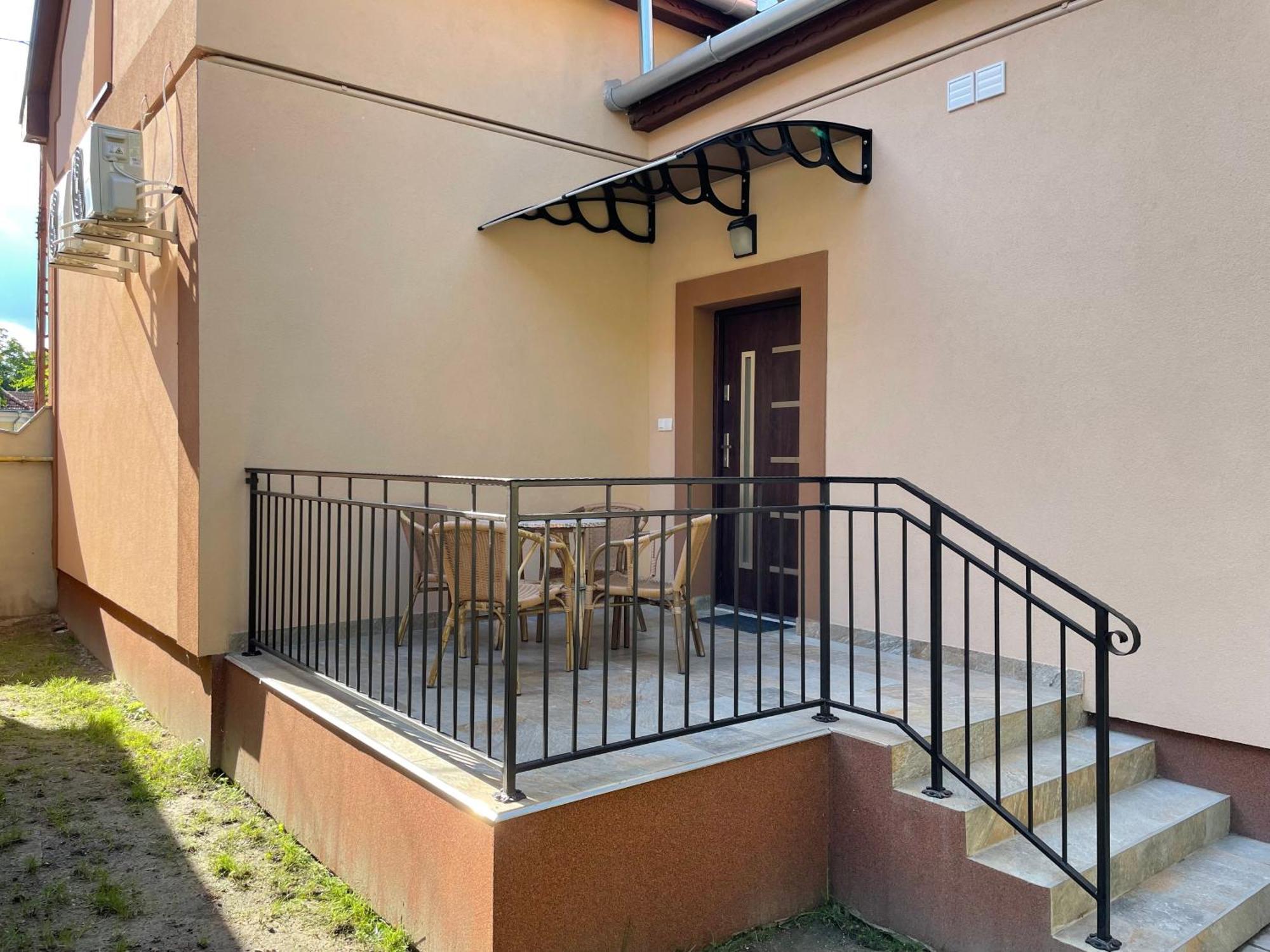 Kovacs Apartmanhaz 키슈쿤헐러시 객실 사진